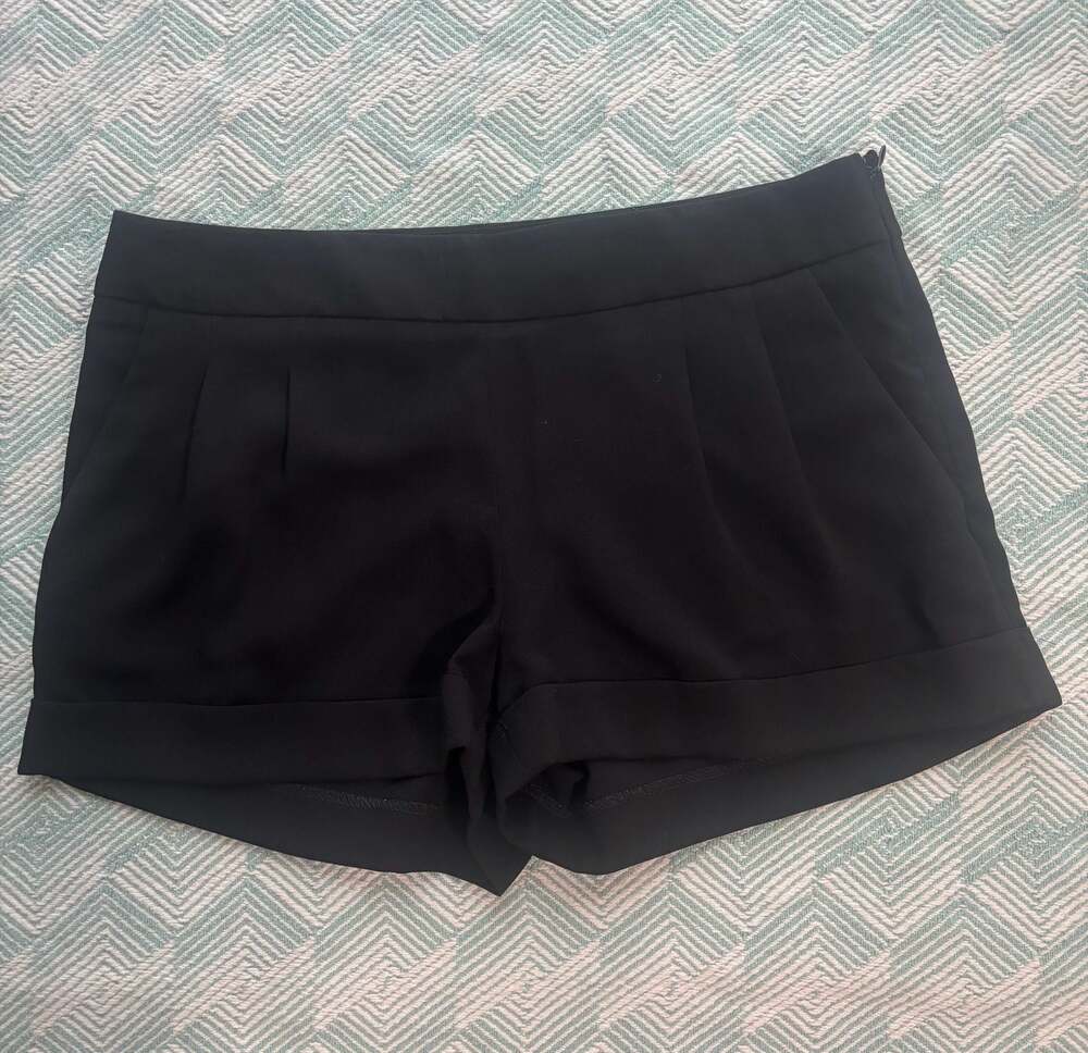 Express Black Pleated Cuffed Shorts Size 4